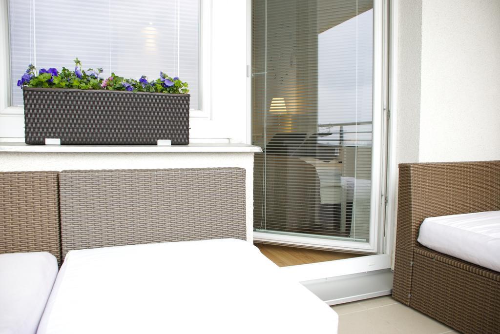 A Nice Place To Stay Apartments Prague Ngoại thất bức ảnh
